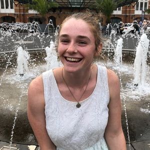 Meet your Posher, Lily